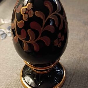 Fenton Black and Gold Art Glass Egg